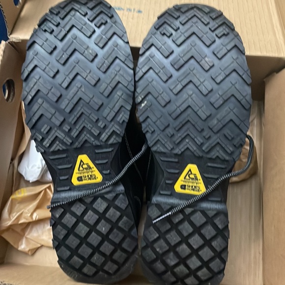 Black ace work boots fresh out the box never worn other to try on - Picture 5 of 7